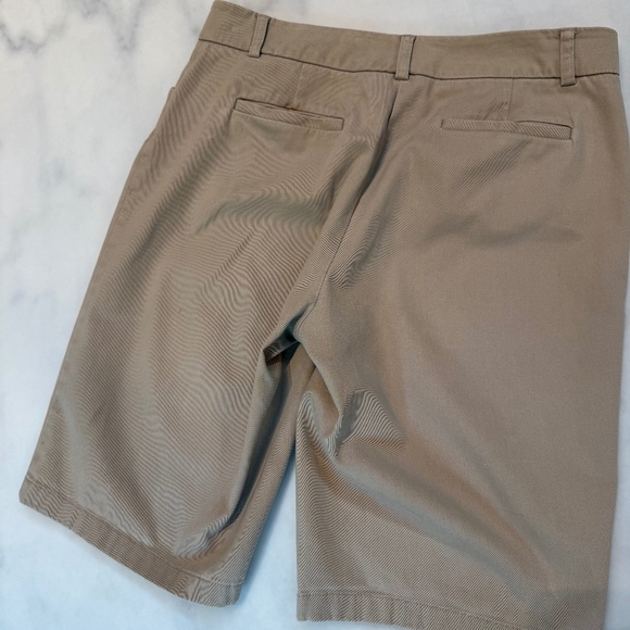 Women’s shorts, Jones New York - Sport Size 10 X 12” inseam, Khaki, Stretch - Picture 2 of 4